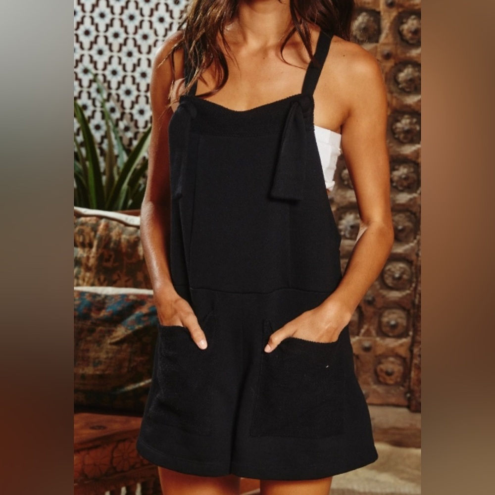 Bucketlist medium women Black One Piece romper overall shorts